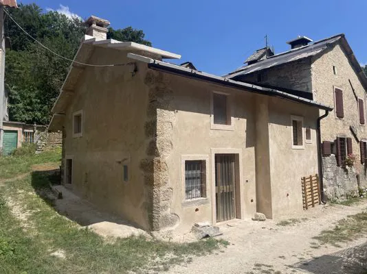 Ristrutturazione integrale fabbricato tramite sismabonus, fabbricato sito a Velo Veronese